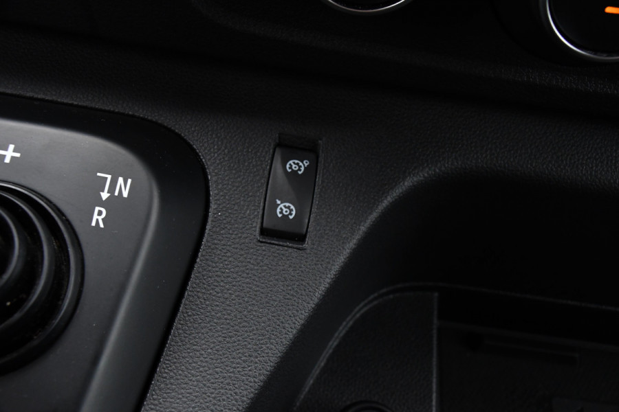 Renault Master T35 2.3 dCi 180 L2H2 Black Edition Camera, Cruise, Carplay, 2 x Schuifdeur, 180pk, Automaat, Trekhaak, Multimedia, Uniek!