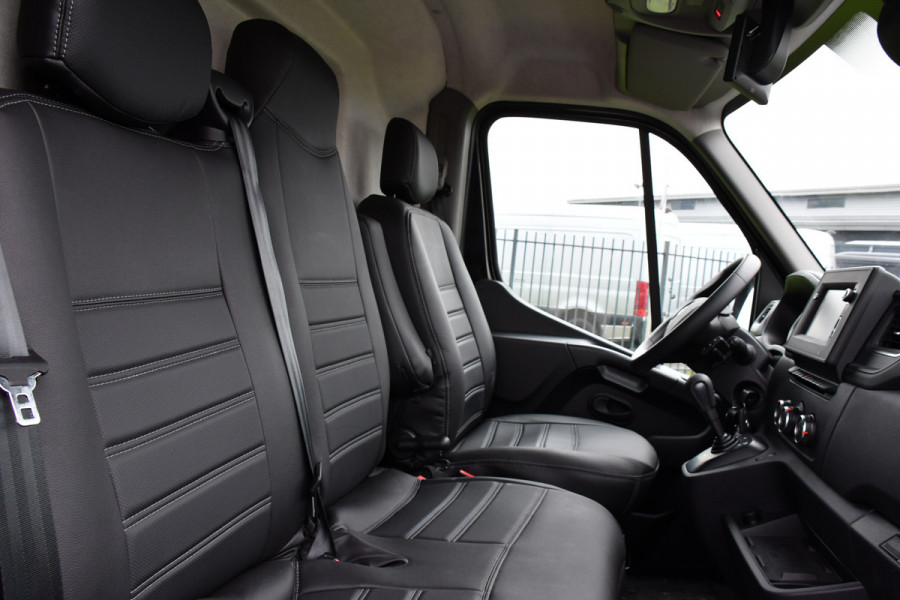 Renault Master T35 2.3 dCi 180 L2H2 Black Edition Camera, Cruise, Carplay, 2 x Schuifdeur, 180pk, Automaat, Trekhaak, Multimedia, Uniek!