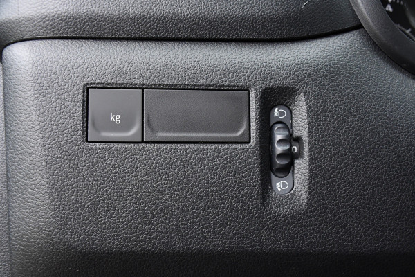 Renault Master T35 2.3 dCi 180 L2H2 Black Edition Camera, Cruise, Carplay, 2 x Schuifdeur, 180pk, Automaat, Trekhaak, Multimedia, Uniek!