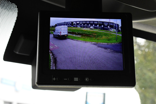 Renault Master T35 2.3 dCi 180 L2H2 Black Edition Camera, Cruise, Carplay, 2 x Schuifdeur, 180pk, Automaat, Trekhaak, Multimedia, Uniek!