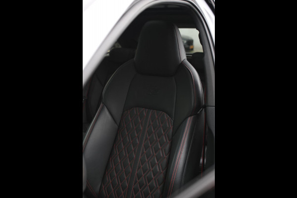 Audi A6 Avant 55 TFSI e Quattro S-Line *Pano*RS-Stoelen*360 Camera*Trekhaak*