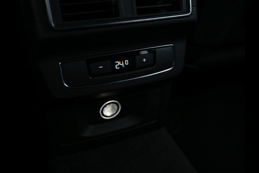 Audi Q5 2.0 TFSI QUATTRO LAUNCH EDITION | NL-AUTO | KEYLESS | TREKHAAK | AMBIANCE INTERIEUR | S-LINE | BLACK-OPTIC | 360 CAMERA | VIRTUA Audi Q5 2.0 TFSI QUATTRO LAUNCH EDITION | NL-AUTO | KEYLESS | TREKHAAK | AMBIANCE INTERIEUR | S-LINE | BLACK-OPTIC | 360 CAMERA | VIRTUA