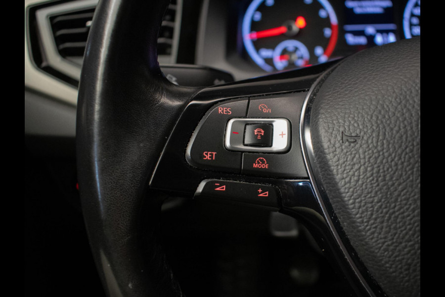 Volkswagen Polo 1.0 TSI Comfortline Sport (APPLE CARPLAY,NAVI,ADAPTIVE CRUISE,LED,DAB,SPORTSTOELEN,LM VELGEN,NETTE STAAT) Volkswagen Polo 1.0 TSI Comfortline Sport (APPLE CARPLAY,NAVI,ADAPTIVE CRUISE,LED,DAB,SPORTSTOELEN,LM VELGEN,NETTE STAAT)