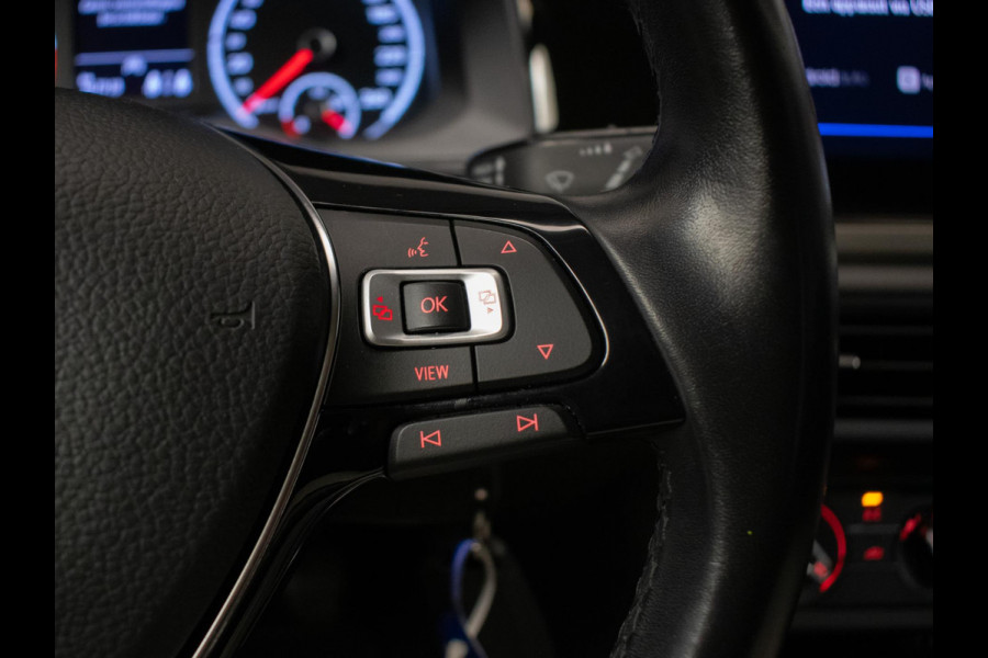 Volkswagen Polo 1.0 TSI Comfortline Sport (APPLE CARPLAY,NAVI,ADAPTIVE CRUISE,LED,DAB,SPORTSTOELEN,LM VELGEN,NETTE STAAT) Volkswagen Polo 1.0 TSI Comfortline Sport (APPLE CARPLAY,NAVI,ADAPTIVE CRUISE,LED,DAB,SPORTSTOELEN,LM VELGEN,NETTE STAAT)