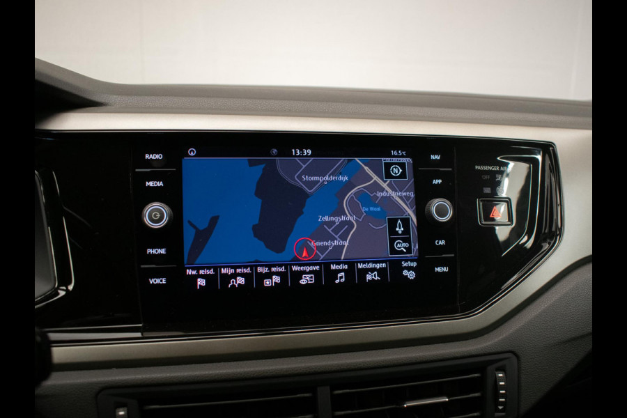 Volkswagen Polo 1.0 TSI Comfortline Sport (APPLE CARPLAY,NAVI,ADAPTIVE CRUISE,LED,DAB,SPORTSTOELEN,LM VELGEN,NETTE STAAT) Volkswagen Polo 1.0 TSI Comfortline Sport (APPLE CARPLAY,NAVI,ADAPTIVE CRUISE,LED,DAB,SPORTSTOELEN,LM VELGEN,NETTE STAAT)