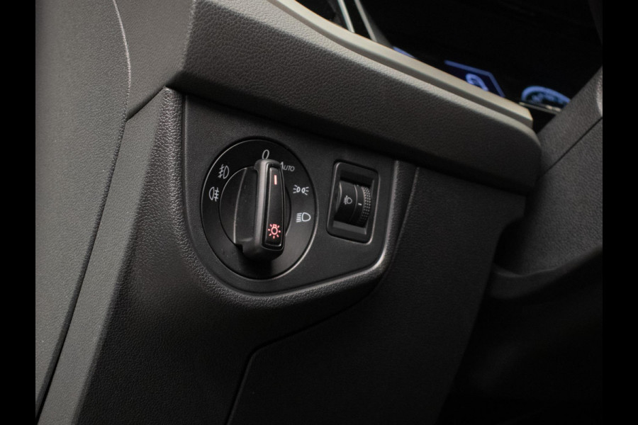 Volkswagen Polo 1.0 TSI Comfortline Sport (APPLE CARPLAY,NAVI,ADAPTIVE CRUISE,LED,DAB,SPORTSTOELEN,LM VELGEN,NETTE STAAT) Volkswagen Polo 1.0 TSI Comfortline Sport (APPLE CARPLAY,NAVI,ADAPTIVE CRUISE,LED,DAB,SPORTSTOELEN,LM VELGEN,NETTE STAAT)