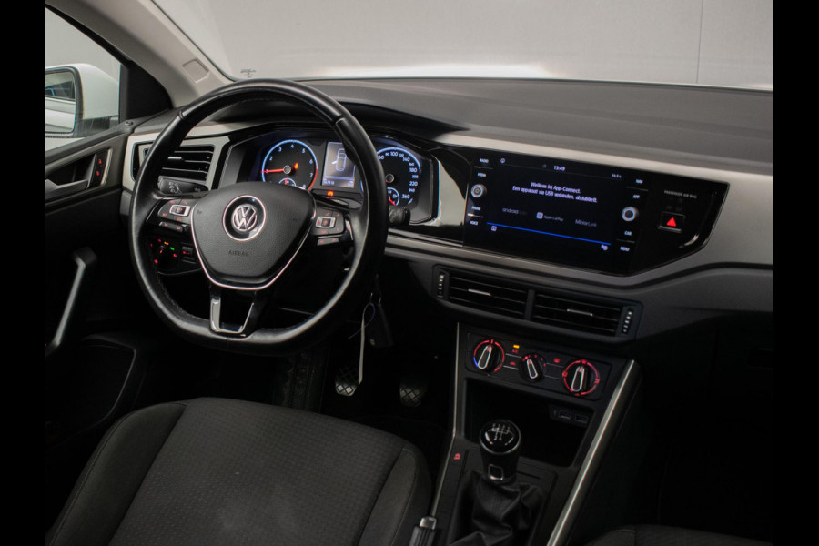 Volkswagen Polo 1.0 TSI Comfortline Sport (APPLE CARPLAY,NAVI,ADAPTIVE CRUISE,LED,DAB,SPORTSTOELEN,LM VELGEN,NETTE STAAT) Volkswagen Polo 1.0 TSI Comfortline Sport (APPLE CARPLAY,NAVI,ADAPTIVE CRUISE,LED,DAB,SPORTSTOELEN,LM VELGEN,NETTE STAAT)