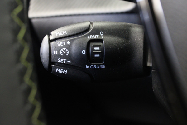 Peugeot 208 1.2 PureTech GT |Navi|Camera| Peugeot 208 1.2 PureTech GT |Navi|Camera|