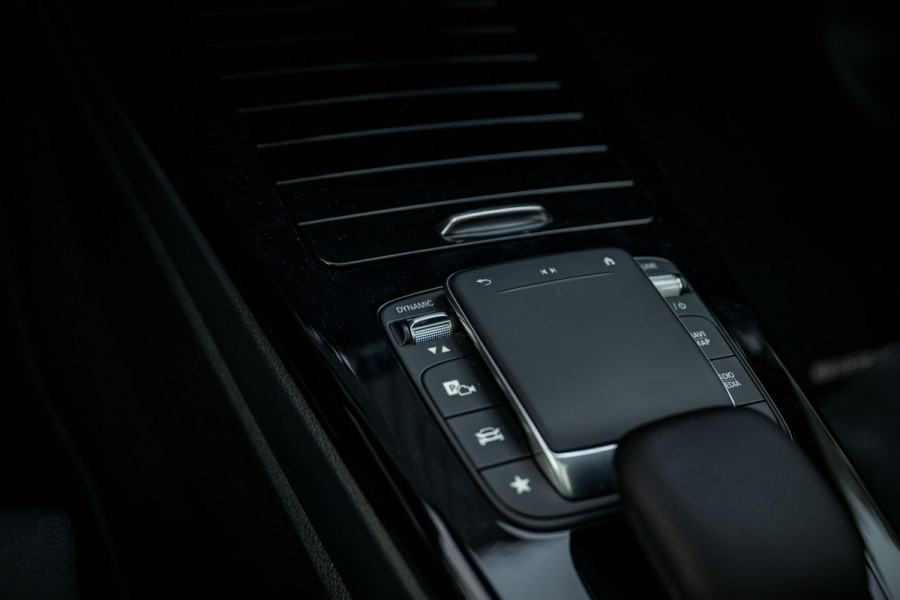 Mercedes-Benz CLA-Klasse Shooting Brake 250 e AMG ACC HuD Panorama Multibeam MANUFAKTUR Mercedes-Benz CLA-Klasse Shooting Brake 250 e AMG ACC HuD Panorama Multibeam MANUFAKTUR