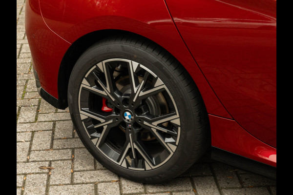 BMW 1-serie 120 M-Sport Pro - Pano - Trekhaak - Driving Ass - Camera