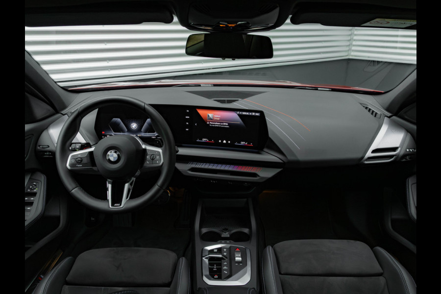 BMW 1-serie 120 M-Sport Pro - Pano - Trekhaak - Driving Ass - Camera