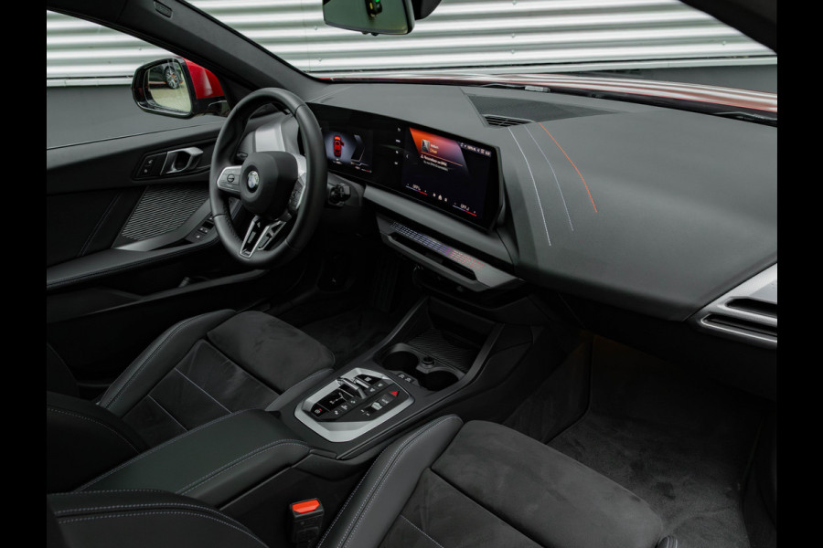 BMW 1-serie 120 M-Sport Pro - Pano - Trekhaak - Driving Ass - Camera