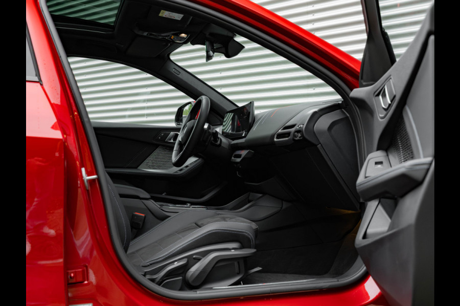BMW 1-serie 120 M-Sport Pro - Pano - Trekhaak - Driving Ass - Camera