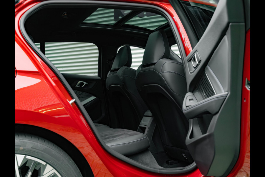BMW 1-serie 120 M-Sport Pro - Pano - Trekhaak - Driving Ass - Camera