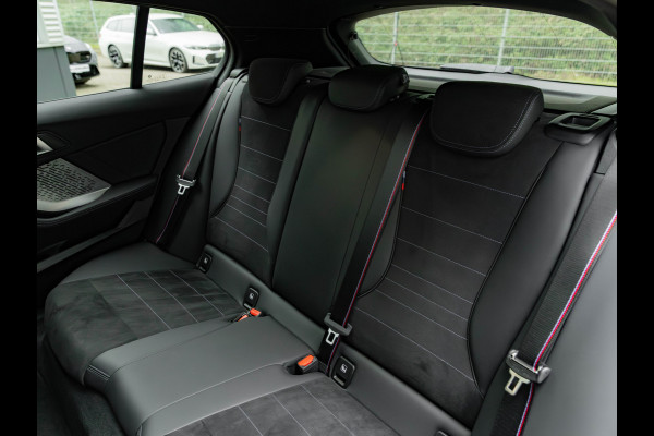 BMW 1-serie 120 M-Sport Pro - Pano - Trekhaak - Driving Ass - Camera