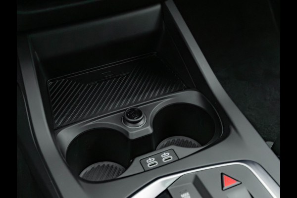 BMW 1-serie 120 M-Sport Pro - Pano - Trekhaak - Driving Ass - Camera