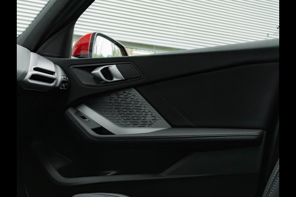 BMW 1-serie 120 M-Sport Pro - Pano - Trekhaak - Driving Ass - Camera