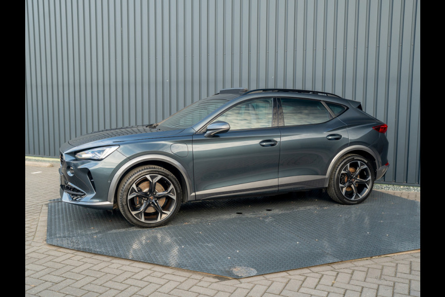 CUPRA Formentor 1.4 e-Hybrid 245Pk VZ Copper Edition | Panodak | Keyless | Camera | Prijs Rijklaar!! CUPRA Formentor 1.4 e-Hybrid 245Pk VZ Copper Edition | Panodak | Keyless | Camera | Prijs Rijklaar!!