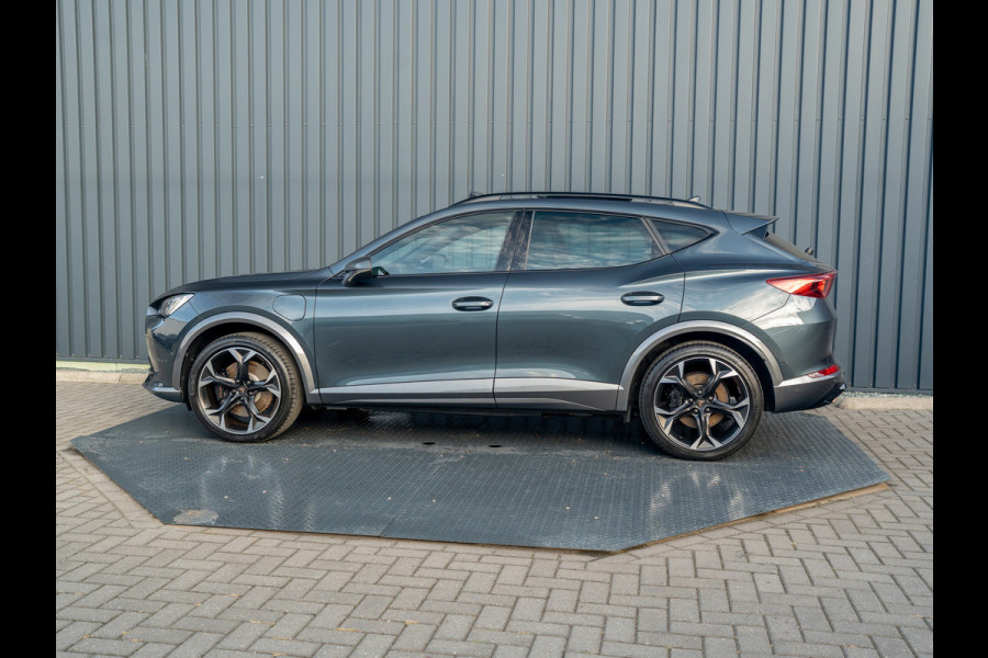 CUPRA Formentor 1.4 e-Hybrid 245Pk VZ Copper Edition | Panodak | Keyless | Camera | Prijs Rijklaar!! CUPRA Formentor 1.4 e-Hybrid 245Pk VZ Copper Edition | Panodak | Keyless | Camera | Prijs Rijklaar!!