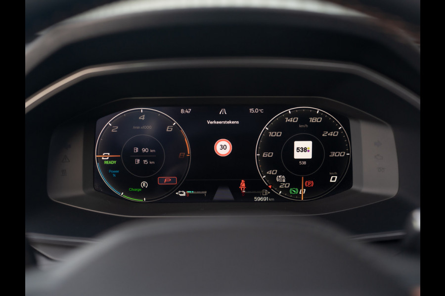 CUPRA Formentor 1.4 e-Hybrid 245Pk VZ Copper Edition | Panodak | Keyless | Camera | Prijs Rijklaar!! CUPRA Formentor 1.4 e-Hybrid 245Pk VZ Copper Edition | Panodak | Keyless | Camera | Prijs Rijklaar!!