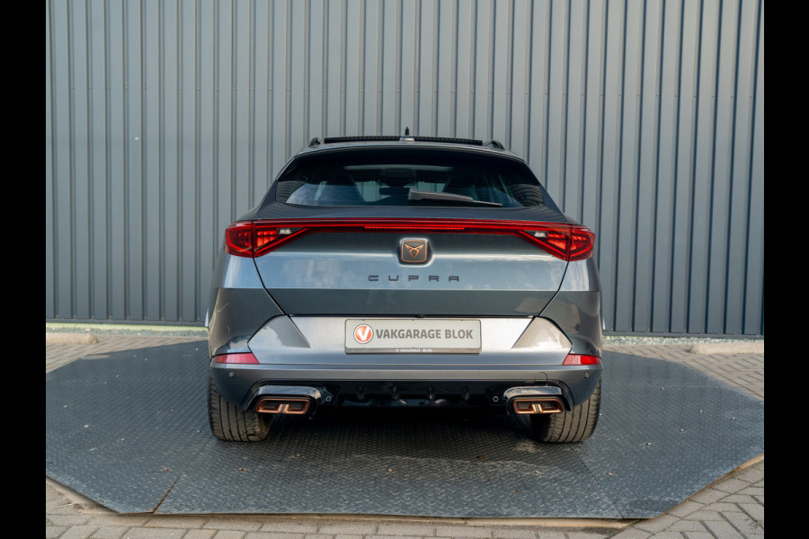 CUPRA Formentor 1.4 e-Hybrid 245Pk VZ Copper Edition | Panodak | Keyless | Camera | Prijs Rijklaar!! CUPRA Formentor 1.4 e-Hybrid 245Pk VZ Copper Edition | Panodak | Keyless | Camera | Prijs Rijklaar!!