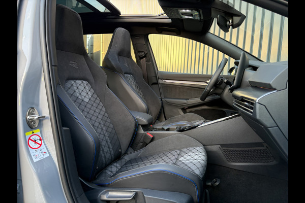 Volkswagen GOLF Variant 1.5 eTSI R-Line Edition | Pano | Trekhaak wegkl. | IQ Light | Head Up | Elk. A-klep | Prijs Rijklaar!! Volkswagen GOLF Variant 1.5 eTSI R-Line Edition | Pano | Trekhaak wegkl. | IQ Light | Head Up | Elk. A-klep | Prijs Rijklaar!!