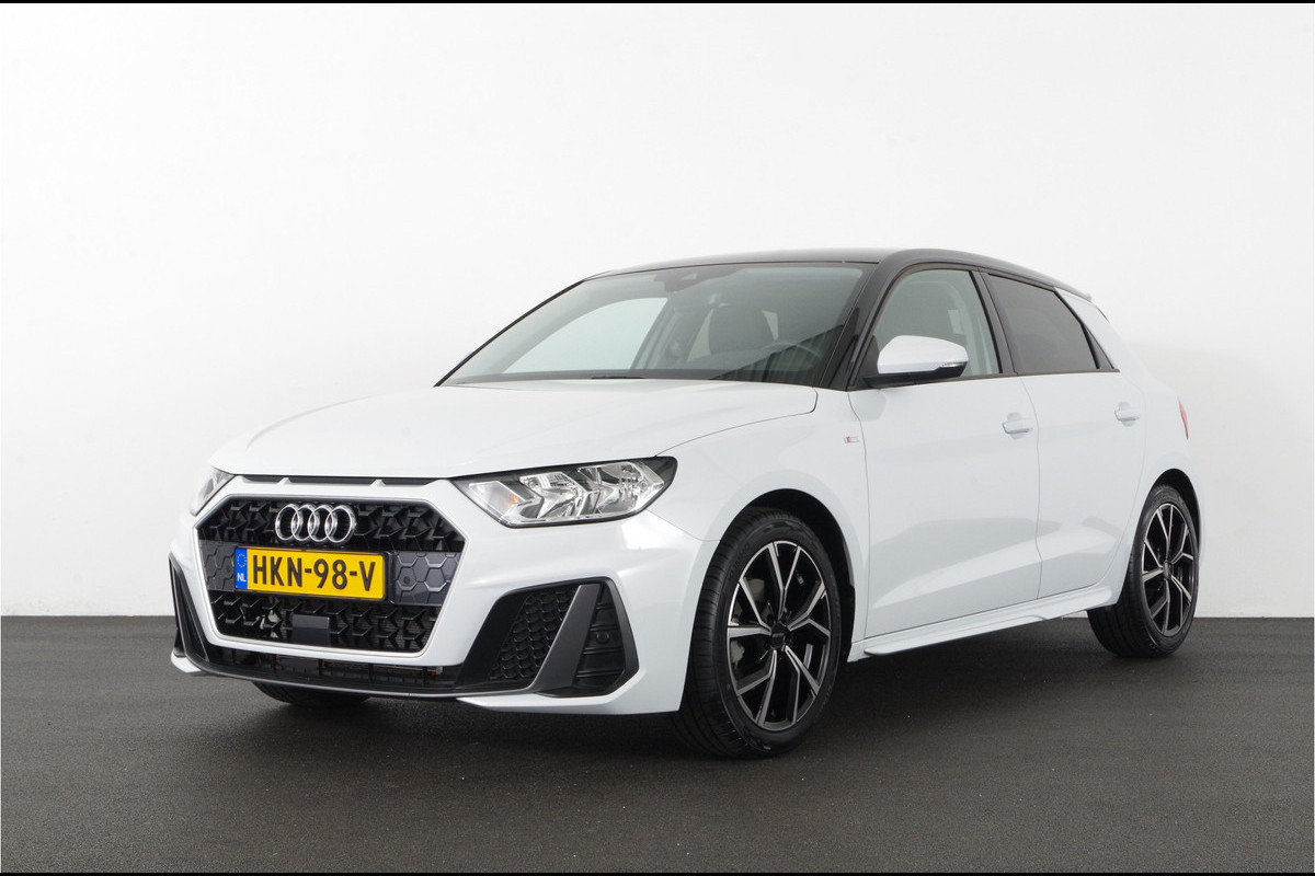 Audi A1 Sportback 30 TFSI S line > 116pk/Zwart dak/17inch/Glacier White/stoelverwarming... Audi A1 Sportback 30 TFSI S line > 116pk/Zwart dak/17inch/Glacier White/stoelverwarming...