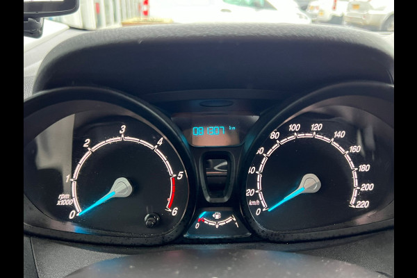 Ford Transit Courier 1.5 TDCI Ambiente Airco | Navigatie | 4 Cillinder | Imperiaal Ford Transit Courier 1.5 TDCI Ambiente Airco | Navigatie | 4 Cillinder | Imperiaal