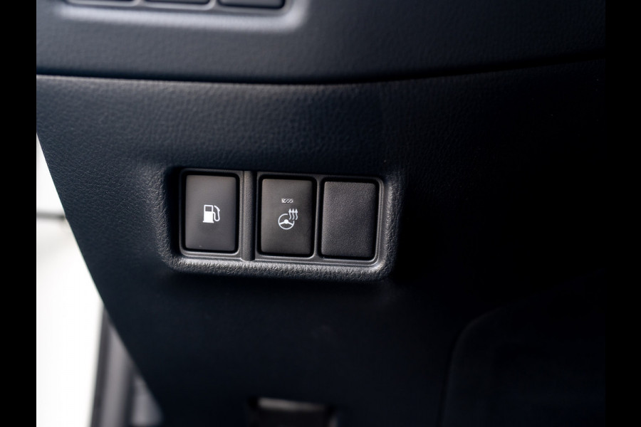 Toyota C-HR 2.0 Hybrid Bi-Tone | Dodehoek sensoren | Stuur&Stoel verw. | Parkeersensoren | Prijs Rijklaar!! Toyota C-HR 2.0 Hybrid Bi-Tone | Dodehoek sensoren | Stuur&Stoel verw. | Parkeersensoren | Prijs Rijklaar!!