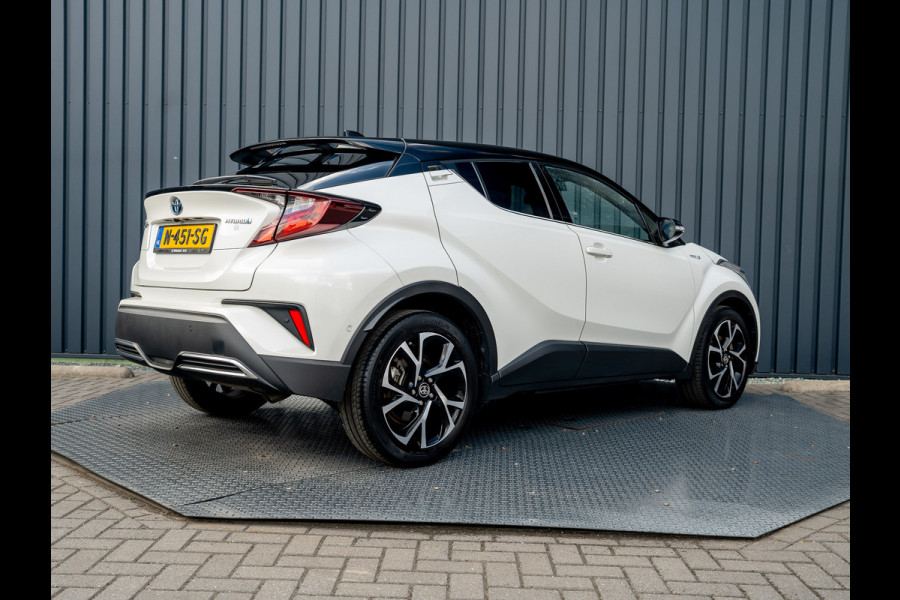 Toyota C-HR 2.0 Hybrid Bi-Tone | Dodehoek sensoren | Stuur&Stoel verw. | Parkeersensoren | Prijs Rijklaar!! Toyota C-HR 2.0 Hybrid Bi-Tone | Dodehoek sensoren | Stuur&Stoel verw. | Parkeersensoren | Prijs Rijklaar!!