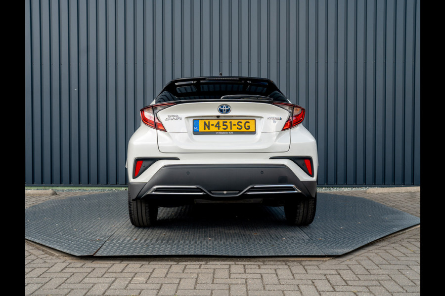 Toyota C-HR 2.0 Hybrid Bi-Tone | Dodehoek sensoren | Stuur&Stoel verw. | Parkeersensoren | Prijs Rijklaar!! Toyota C-HR 2.0 Hybrid Bi-Tone | Dodehoek sensoren | Stuur&Stoel verw. | Parkeersensoren | Prijs Rijklaar!!