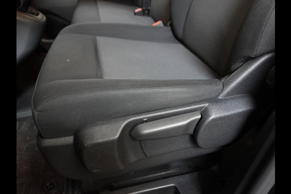 Opel Vivaro 102pk L3H1 Edition Dubbele Cabine 6persoons Navigatie Trekhaak Airco Cruise control