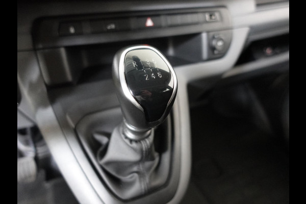 Opel Vivaro 102pk L3H1 Edition Dubbele Cabine 6persoons Navigatie Trekhaak Airco Cruise control