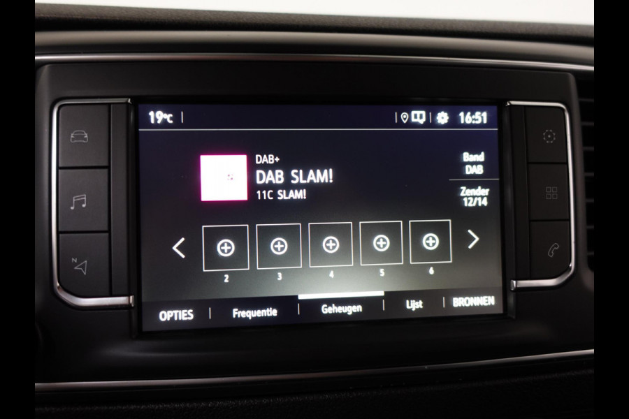 Opel Vivaro 102pk L3H1 Edition Dubbele Cabine 6persoons Navigatie Trekhaak Airco Cruise control