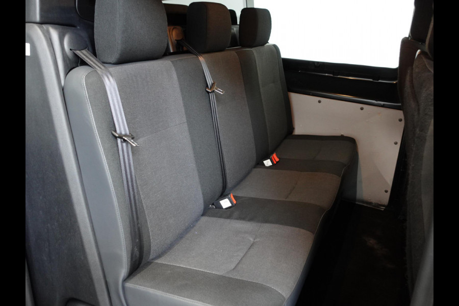 Opel Vivaro 102pk L3H1 Edition Dubbele Cabine 6persoons Navigatie Trekhaak Airco Cruise control