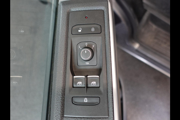 Volkswagen Transporter 2.0 TDI L2H1 28 Dubbele Cabine Highline Automaat Airco Cruise Control adaptief Parkeersensoren Trekhaak