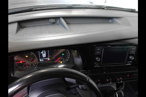 Volkswagen Transporter 2.0 TDI L2H1 28 Dubbele Cabine Highline Automaat Airco Cruise Control adaptief Parkeersensoren Trekhaak