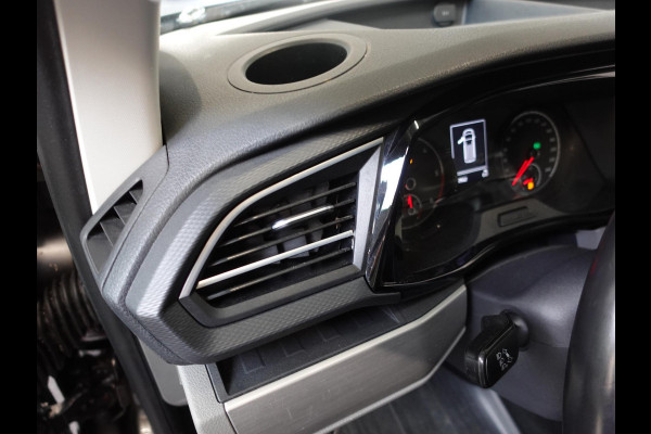 Volkswagen Transporter 2.0 TDI L2H1 28 Dubbele Cabine Highline Automaat Airco Cruise Control adaptief Parkeersensoren Trekhaak