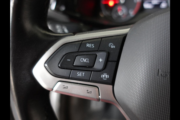 Volkswagen Transporter 2.0 TDI L2H1 28 Dubbele Cabine Highline Automaat Airco Cruise Control adaptief Parkeersensoren Trekhaak