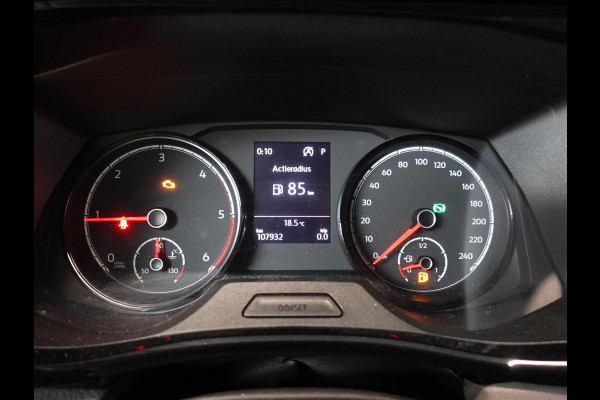 Volkswagen Transporter 2.0 TDI L2H1 28 Dubbele Cabine Highline Automaat Airco Cruise Control adaptief Parkeersensoren Trekhaak