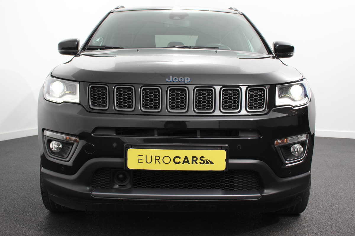 Jeep Compass 4xe 240 Plug-in Hybrid S | Navigatie | Apple Carplay/Android auto | Climate Control | Parkeersensoren | Camera | Elektrisch verstelbare bestuurderstoel | Xenon koplampen | Stoelverwarming | Elektrische achterklep | Afneembare trekhaak Jeep Compass 4xe 240 Plug-in Hybrid S | Navigatie | Apple Carplay/Android auto | Climate Control | Parkeersensoren | Camera | Elektrisch verstelbare bestuurderstoel | Xenon koplampen | Stoelverwarming | Elektrische achterklep | Afneembare trekhaak