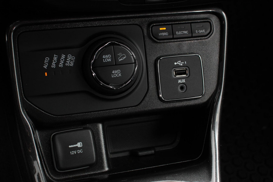 Jeep Compass 4xe 240 Plug-in Hybrid S | Navigatie | Apple Carplay/Android auto | Climate Control | Parkeersensoren | Camera | Elektrisch verstelbare bestuurderstoel | Xenon koplampen | Stoelverwarming | Elektrische achterklep | Afneembare trekhaak