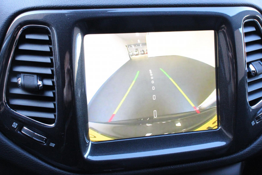 Jeep Compass 4xe 240 Plug-in Hybrid S | Navigatie | Apple Carplay/Android auto | Climate Control | Parkeersensoren | Camera | Elektrisch verstelbare bestuurderstoel | Xenon koplampen | Stoelverwarming | Elektrische achterklep | Afneembare trekhaak