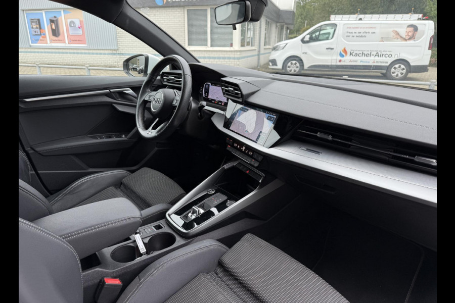 Audi A3 Sportback Aut. 30 TFSI S-Line | Navi | Virtual Cockpit | LED | Audi A3 Sportback Aut. 30 TFSI S-Line | Navi | Virtual Cockpit | LED |