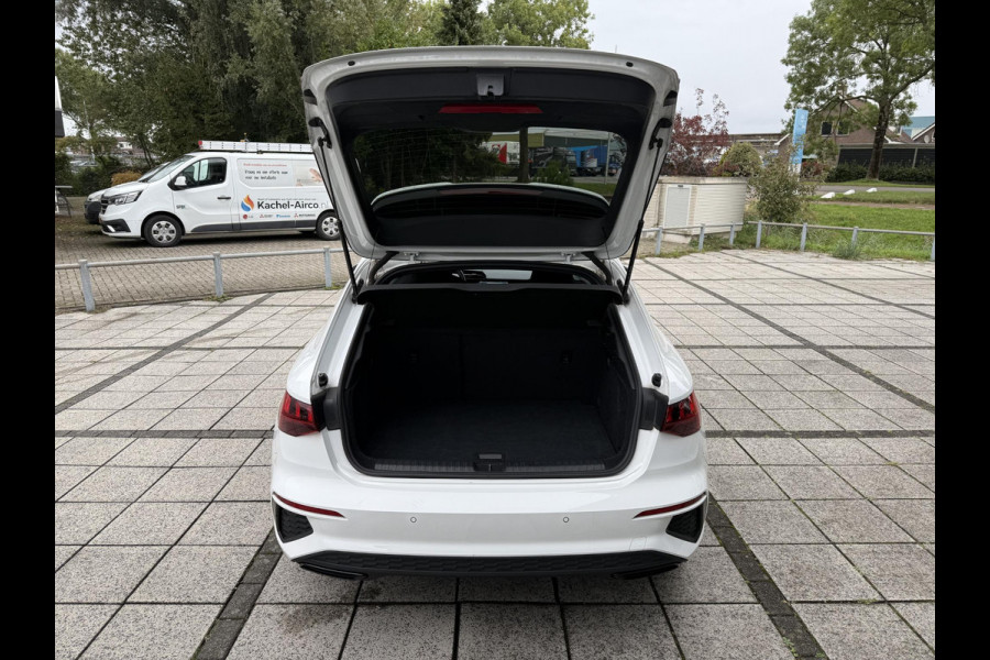Audi A3 Sportback Aut. 30 TFSI S-Line | Navi | Virtual Cockpit | LED | Audi A3 Sportback Aut. 30 TFSI S-Line | Navi | Virtual Cockpit | LED |