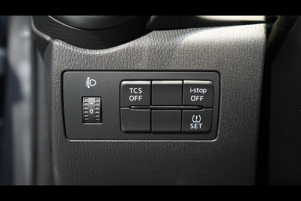 Mazda CX-3 2.0 SkyActiv-G 121 Sportive CLIMA-CRUISE-DAB-NAVIGATIE-PARKEERSENSOREN-STOELVERWARMING-XENON Mazda CX-3 2.0 SkyActiv-G 121 Sportive CLIMA-CRUISE-DAB-NAVIGATIE-PARKEERSENSOREN-STOELVERWARMING-XENON