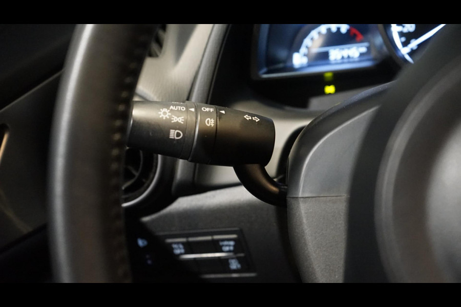 Mazda CX-3 2.0 SkyActiv-G 121 Sportive CLIMA-CRUISE-DAB-NAVIGATIE-PARKEERSENSOREN-STOELVERWARMING-XENON Mazda CX-3 2.0 SkyActiv-G 121 Sportive CLIMA-CRUISE-DAB-NAVIGATIE-PARKEERSENSOREN-STOELVERWARMING-XENON