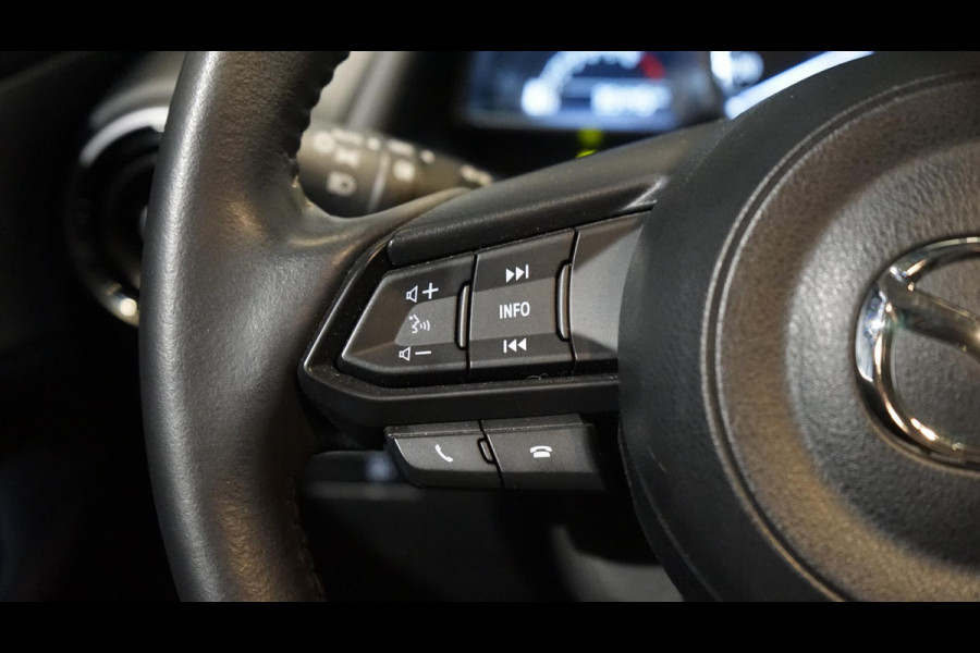 Mazda CX-3 2.0 SkyActiv-G 121 Sportive CLIMA-CRUISE-DAB-NAVIGATIE-PARKEERSENSOREN-STOELVERWARMING-XENON Mazda CX-3 2.0 SkyActiv-G 121 Sportive CLIMA-CRUISE-DAB-NAVIGATIE-PARKEERSENSOREN-STOELVERWARMING-XENON