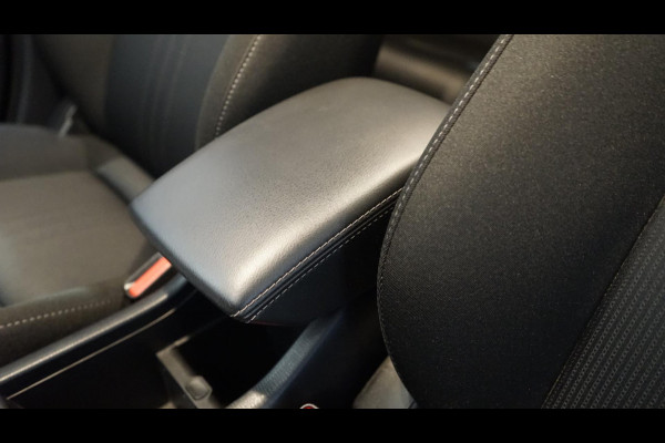 Mazda CX-3 2.0 SkyActiv-G 121 Sportive CLIMA-CRUISE-DAB-NAVIGATIE-PARKEERSENSOREN-STOELVERWARMING-XENON Mazda CX-3 2.0 SkyActiv-G 121 Sportive CLIMA-CRUISE-DAB-NAVIGATIE-PARKEERSENSOREN-STOELVERWARMING-XENON
