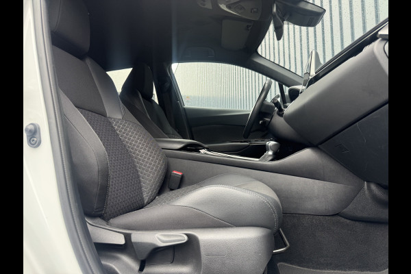 Toyota C-HR 2.0 Hybrid Bi Tone | BSM | PDC | 10 jr GARANTIE | Rijklaar!! Toyota C-HR 2.0 Hybrid Bi Tone | BSM | PDC | 10 jr GARANTIE | Rijklaar!!
